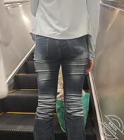 小姐姐紧身牛仔裤1