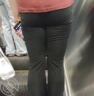 少妇的黑色紧身裤0
