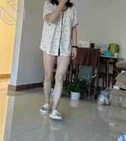 在妹妹房间可以随便操她骚逼1