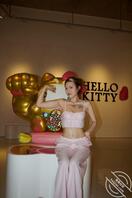 同事 乳沟深不深？1