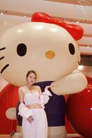 同事 乳沟深不深？