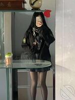 19岁喜欢cos的表妹照片大合集。处女表妹自己扣逼1