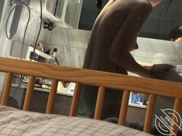 偷拍媳妇洗澡出来1