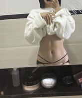 《绿帽原创11》骚妻发给单男的自慰视频喊着爸爸操我0