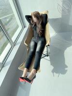 原创）出差了一段时间没有更新，回来立马把嫂子按在窗前操穴0