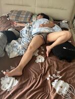 偷偷拍一下睡姿