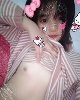 淫荡的反差婊母狗人前人后0