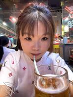 高中毕业就这么骚了，穴都是甜的