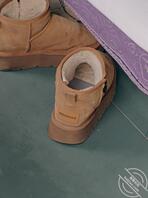 火车卧铺女大鞋子打胶1