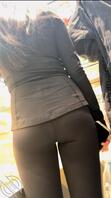 跟拍瑜伽裤美女的大屁股 上集2