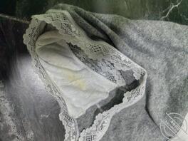 偷拍老婆原味内裤，有味道，闻着都硬，太爽了，海友们，你们媳妇内裤亮出来