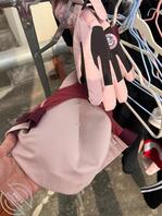 天台上的内衣胸罩和瑜伽裤