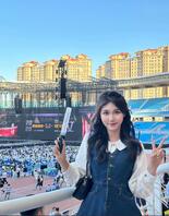 欢迎大家评论我的女朋友，本人会挑感兴趣的评论发联系方式0