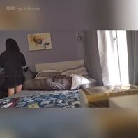 内容刺激姐姐来我房间看电影忍不住给姐姐操了裤子都来不及脱