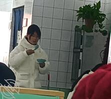 社区的大哥们，你们说我要给我没买Cos服装么？买什么好呢1