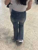 车站偷拍牛仔裤骚臀