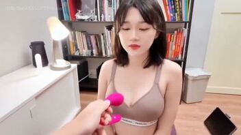 夹着跳蛋做瑜伽