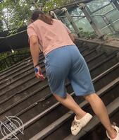 走这大屁股后面，想射到大屁股上
