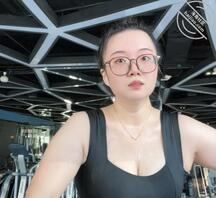 巨乳健身母狗的日常分享，请忽略发黑的小穴，轻喷2