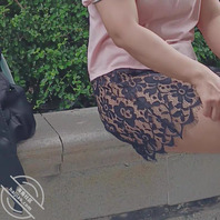 镂空透视蕾丝裙户外露出2