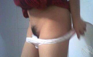 偷拍姐姐上厕所及阴毛特写，有偷拍家人经历的欢迎讨论1