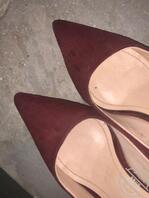 扫楼偷拍三双骚骚高跟鞋1