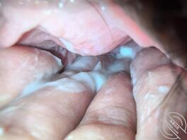 骚妻不穿内裤去上班，骚逼里全是白浆2