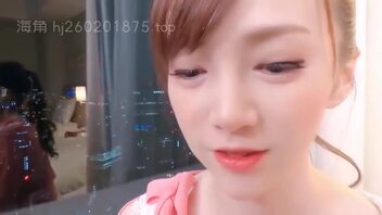 内射极品美女，小粉逼，好甜