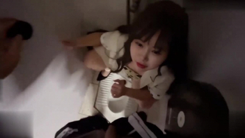 公司卫生间强上了新来的前台大姐哈哈哈