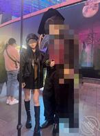 看照片能看出来我女儿在外边是做什么工作的吗1