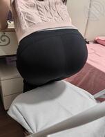 被嫂子发现偷拍她的大屁股,但却绕过了我是不是对我有意思0