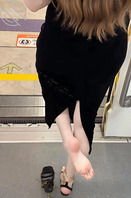 地铁上偷拍的特别是第一张真的想拿起来放嘴里吃了太有味道了