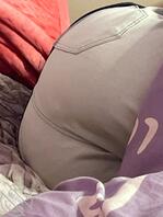 更新了兄弟们 欣赏三小姨子的牛仔裤小屁屁吧