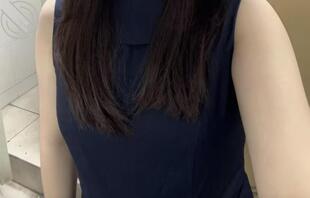 趁表妹睡觉偷拍她的小嫩逼（已成年）2