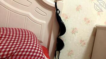 发现妈妈新奶罩0