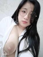 梅州的骚货母狗人妻喜欢自拍裸照0