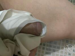 想操姑姑2,拿姑姑的内衣内裤打飞机。1