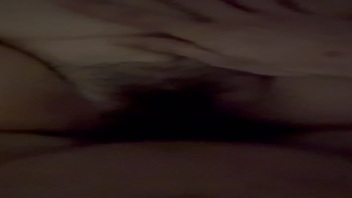 跟妈妈在出租屋