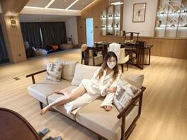 （82） 大哥有事没去成，把老婆灌醉，当她面上了她闺蜜2