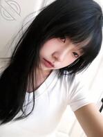 我叫朱梓卉，给爸爸们发一张美美自拍，希望爸爸们喜欢我0