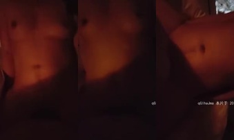 偷情少妇喜欢上面