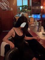 【吧台微醺】吧台微醺的离婚嫂子,褪下黑裙后骚穴微潮1