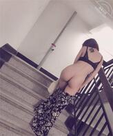 姐姐就喜欢在外面露出，说这样很刺激0