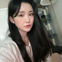 上海某知名大学艺术生 被我轻松拿下 还曝光做爱照片 清纯的脸庞透着骚母狗