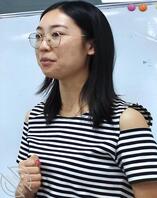 偷拍清纯表姐上厕所