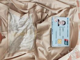 潜入00后单身白领的出租屋，意外发现小姐姐丢到垃圾桶的原味内裤0