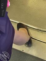 真相要她的vx，和她线下睡一觉，话说高铁乘务员穿安全裤嘛，真想抄底1