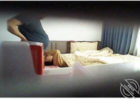 在丈母娘家卧室偷装摄像头