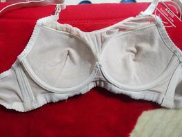 丈母娘胸罩，射上会不会有痕迹2