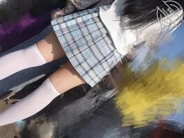 校园偷拍白丝女大学生1